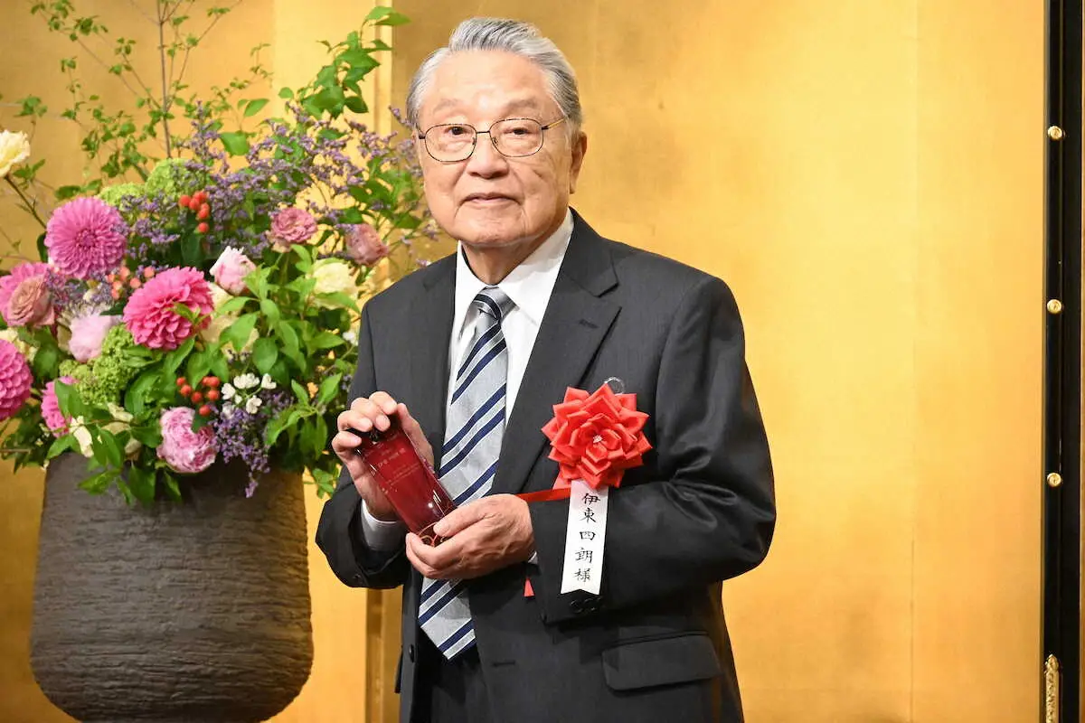 【画像・写真】伊東四朗　菊田一夫特別賞を受賞「舞台を褒められるとなんだかうれしい」