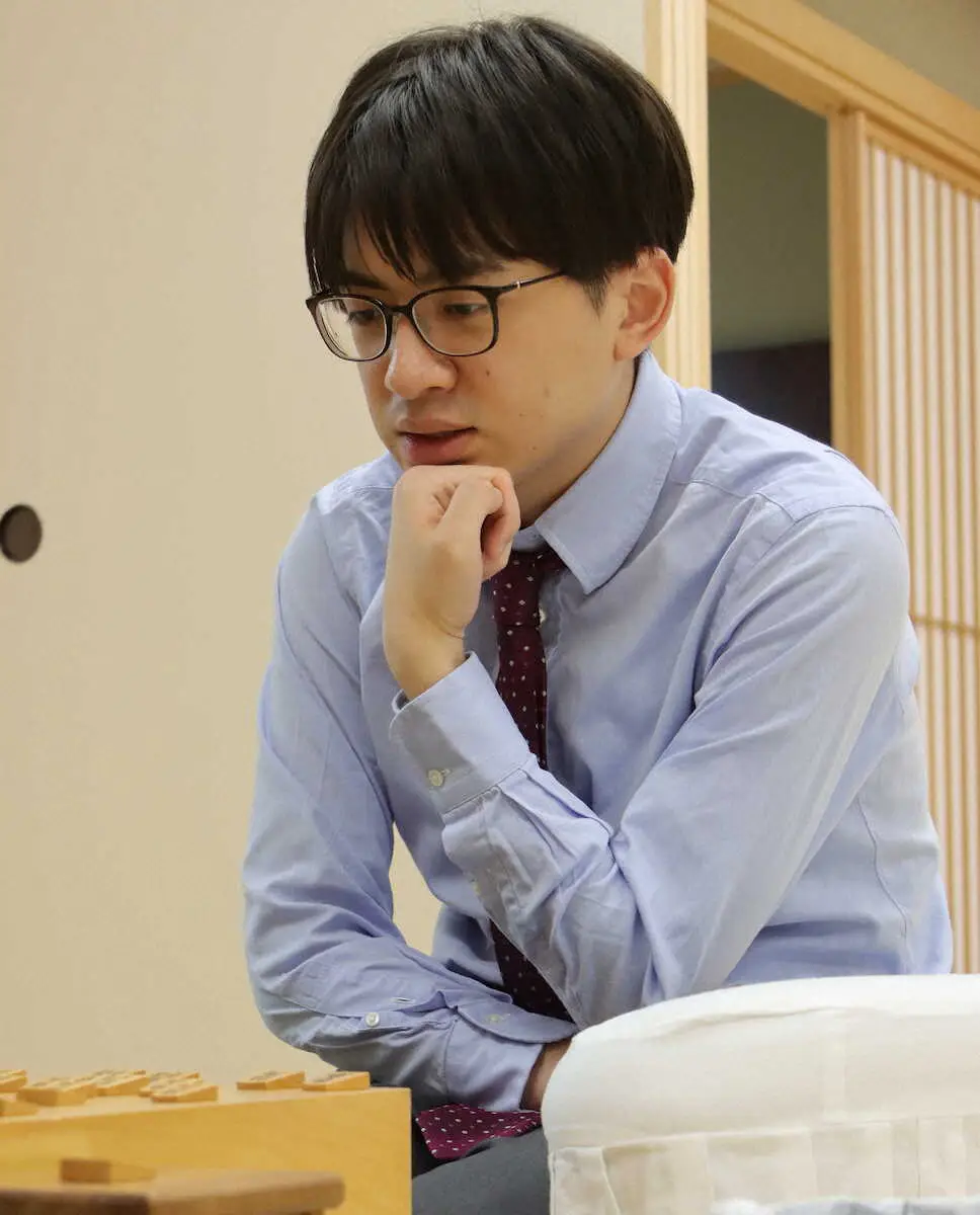 【画像・写真】【王将戦】岡部怜央五段　2次予選進出第1号　1次予選4組決勝で石井健太郎七段下す
