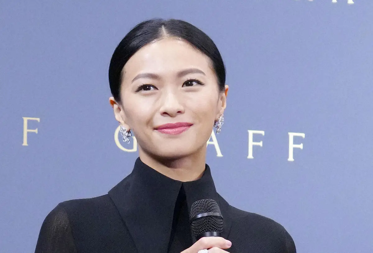 【画像・写真】2児のママ榮倉奈々　育児のコツ!? 手作りスマホのストラップ披露「自分に暗示」と明かす