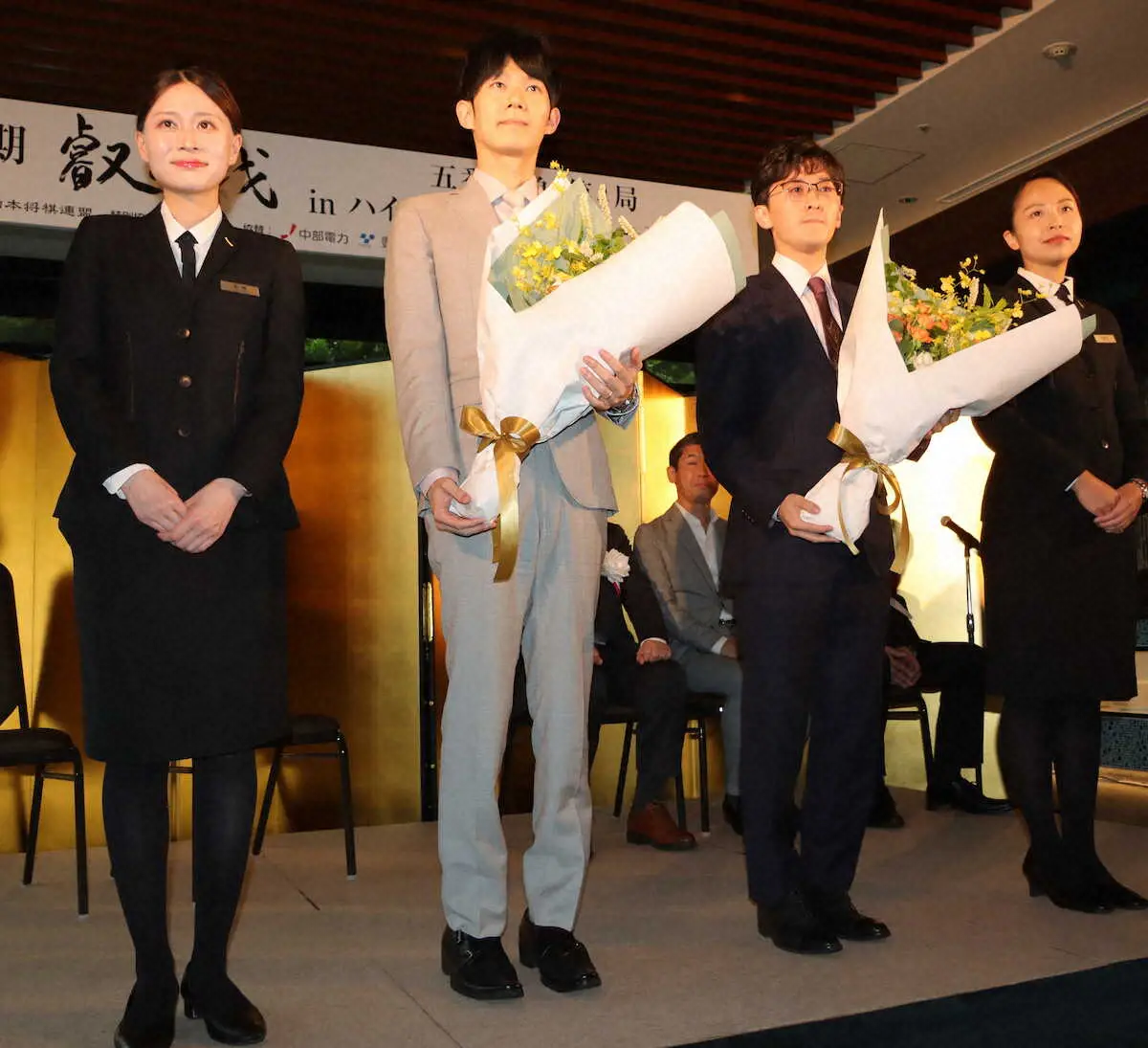 【画像・写真】叡王戦　伊藤匠叡王と斎藤慎太郎八段が現地入り　前夜祭に登壇