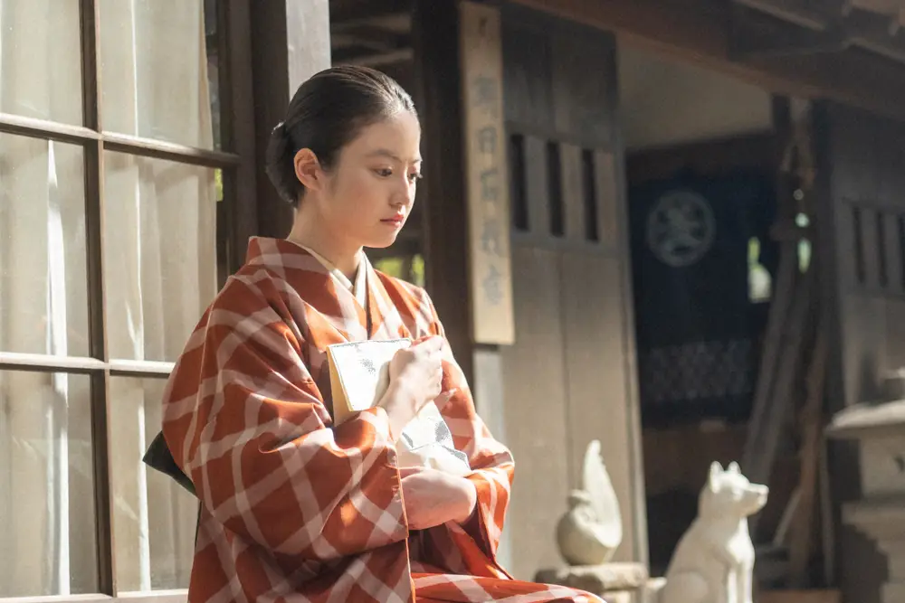 【画像・写真】連続テレビ小説「あんぱん」第42話。朝田のぶ（今田美桜）は屋村草吉からあんぱんを預かり…（C）NHK