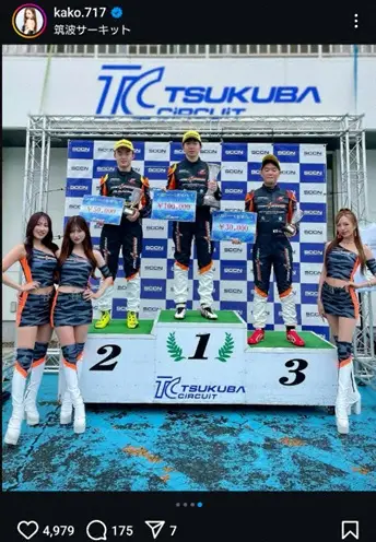 【画像・写真】“9頭身レースクイーン”央川かこ　超ミニスカ表彰台独占ショット披露に「TOP3独占は凄すぎ」「最高」