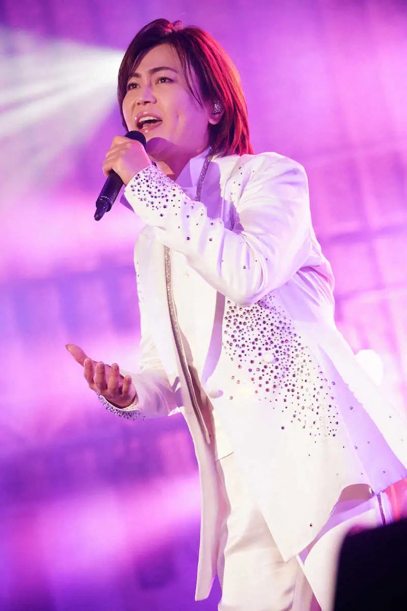 【画像・写真】氷川きよし　純白スーツで「ズンドコ節」歌唱　日比谷音楽祭2025