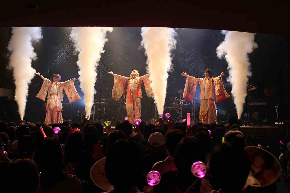 【画像・写真3枚目】さくら前線・こうき「今のうちに唾つけて」　初の生演奏ワンマンで咲いた “唯一無二の花”