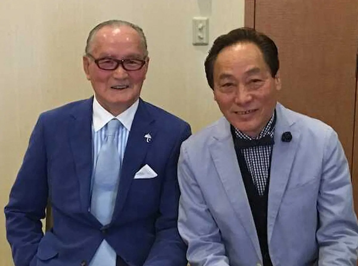 【画像・写真】長嶋茂雄さんと写真に納まる桂米助（本人提供）