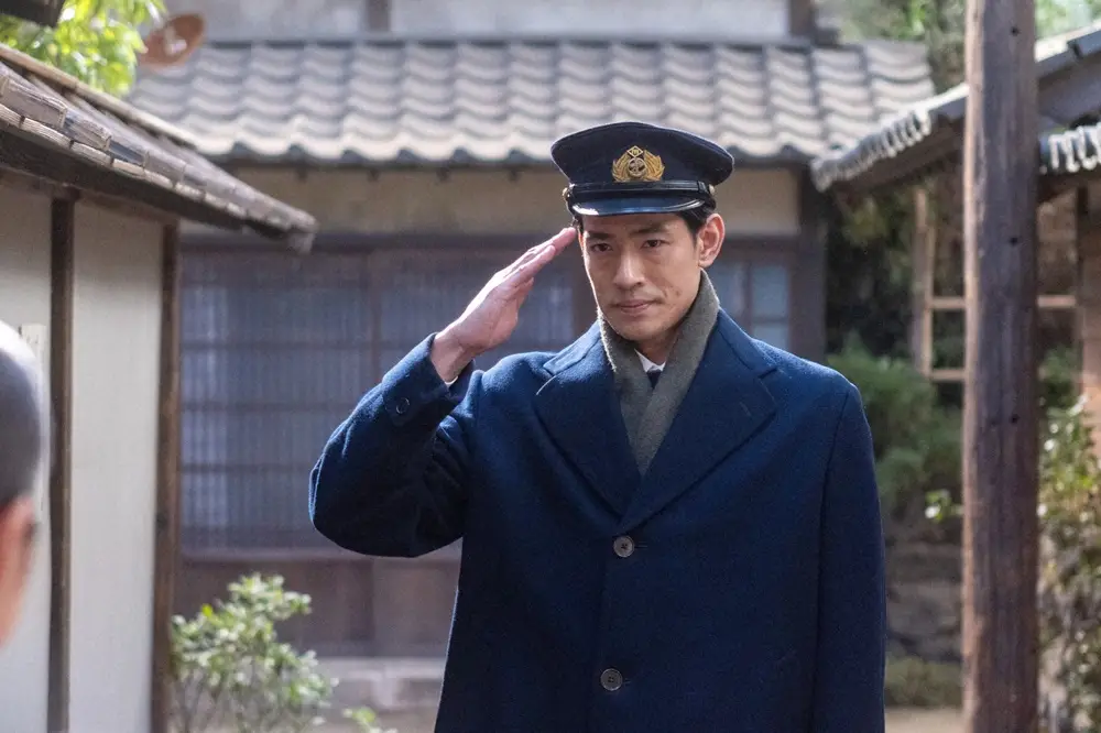 【画像・写真】「あんぱん」嵩に電報？次郎さん軍用輸送船に…勇ましいのぶ抱擁「カメラは置いていったら…」ネット悲痛