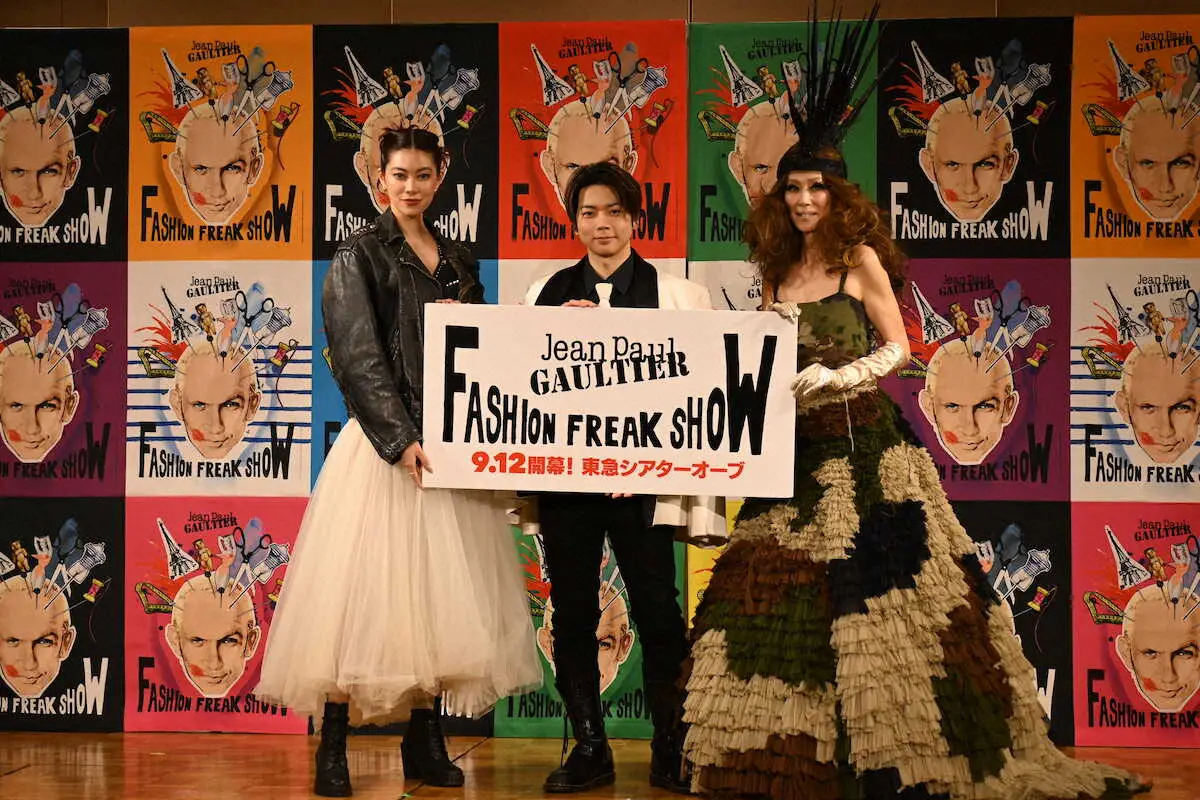 【画像・写真】NEWS増田貴久 　復帰後初の公の場　ド派手ドレスの萬田久子らと笑顔　特別衣装に「心がぎゅっと」