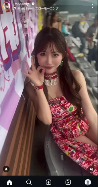 【画像・写真】日南まみ　カラフルなレースクイーン・コス姿披露に「似合ってて可愛い、サイコ～」「瞳が色っぽい」