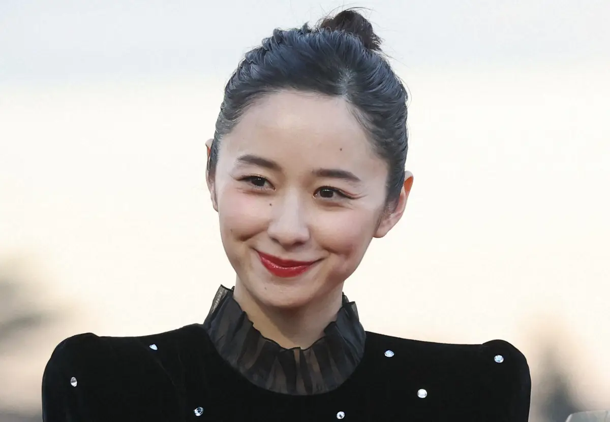 【画像・写真】堀田真由　憧れパリでまさかの“うっかりミス”　照れ笑いも今田耕司からは「外国では御法度よ！」