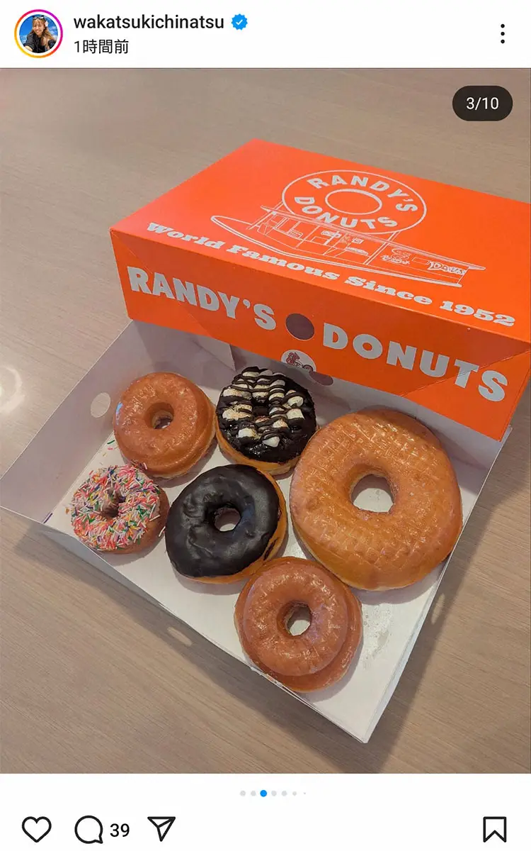 【画像・写真】若槻千夏　人生初めて「オープン前から食べ物系で並んだ」人気ドーナツ披露に「顔よりおっきい」と驚きの声