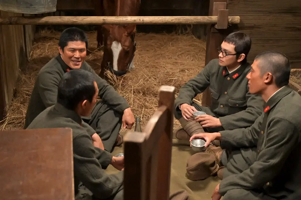 【画像・写真】「あんぱん」嵩“乙幹”合格→古兵は祝福＆鉄拳制裁を謝罪　ネット「ツンデレ展開」のぶ3話ぶり登場