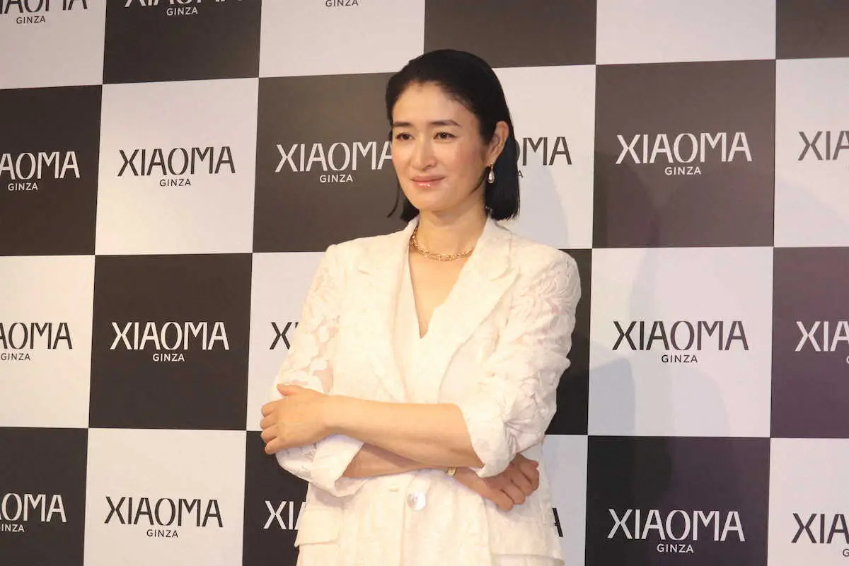 【画像・写真】小雪　「GINZA　XIAOMA」のアンバサダー就任「奇麗にバーキンが並んでいて楽しかった」