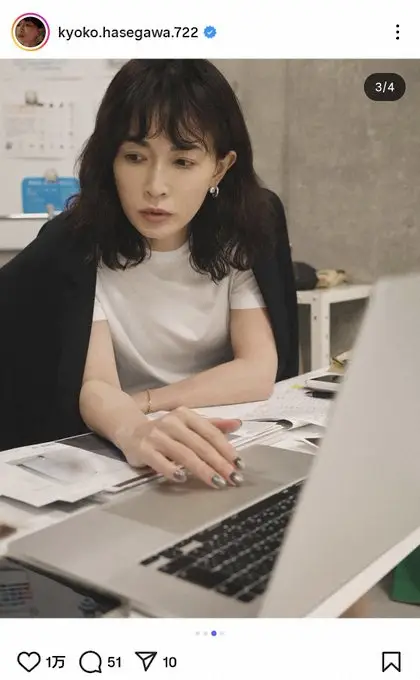 【画像・写真】長谷川京子　「JK？？OL？？」美脚&真剣な眼差しでファンを魅了「かっこよすぎます」「素敵な足」