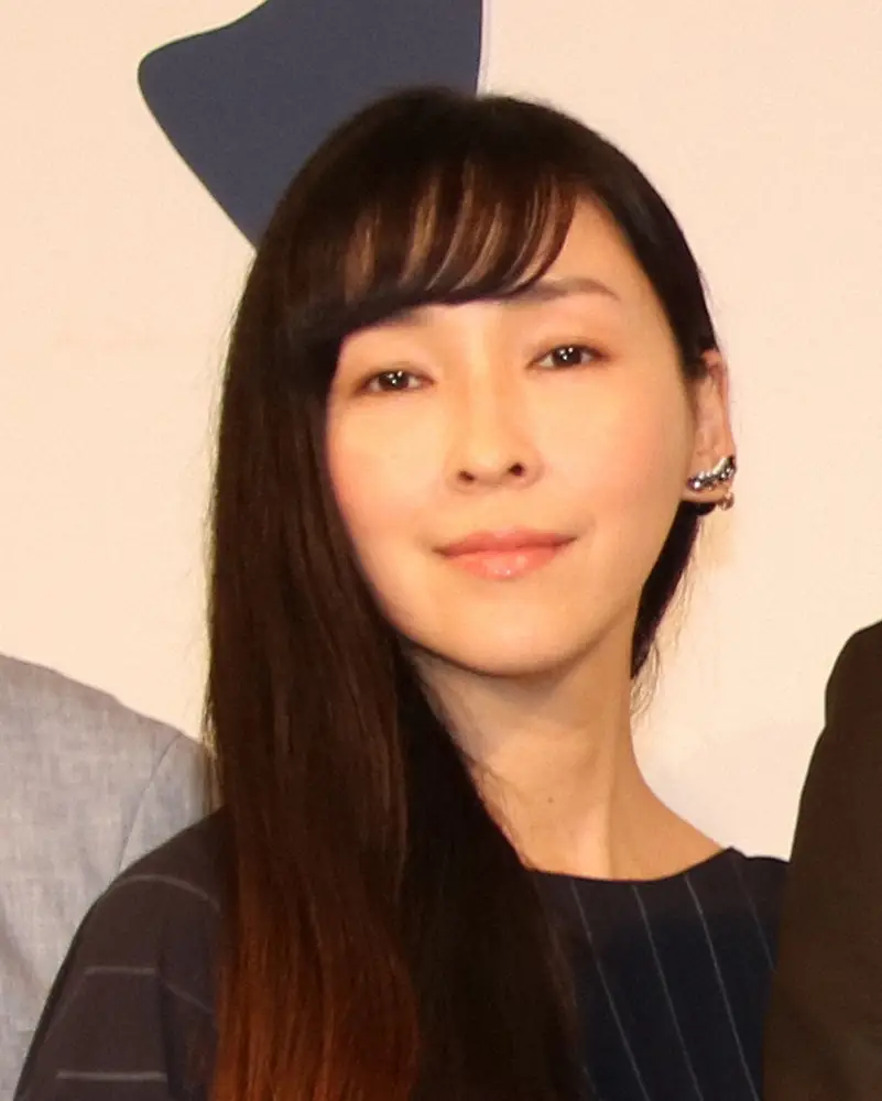 【画像・写真】麻生久美子“流血”オフショット添え主演ドラマの最終回報告「金曜が楽しみでした」「新たな1面」の声続々