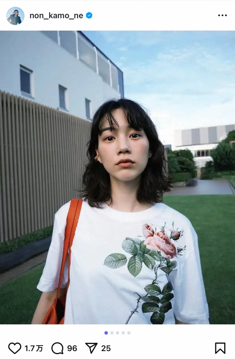 【画像・写真】のん　センス光る私服Tシャツコーデが話題　ファンうっとり「絵画のよう」「スタイル良すぎ」「かっけぇ」