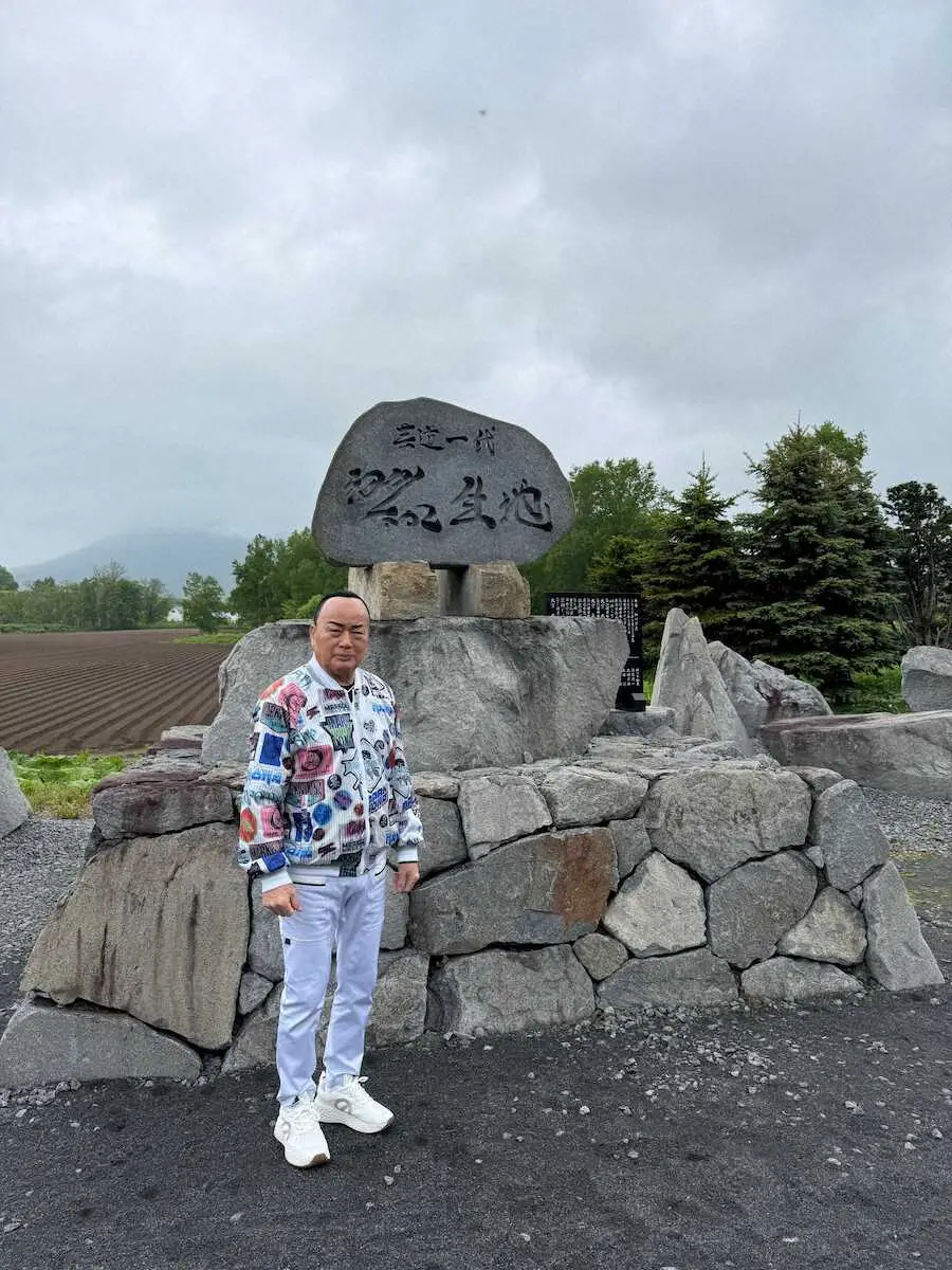 【画像・写真】【細川たかし　我が道22】生きているのに銅像、記念碑　故郷に恩返しができるよう歌い続けたい