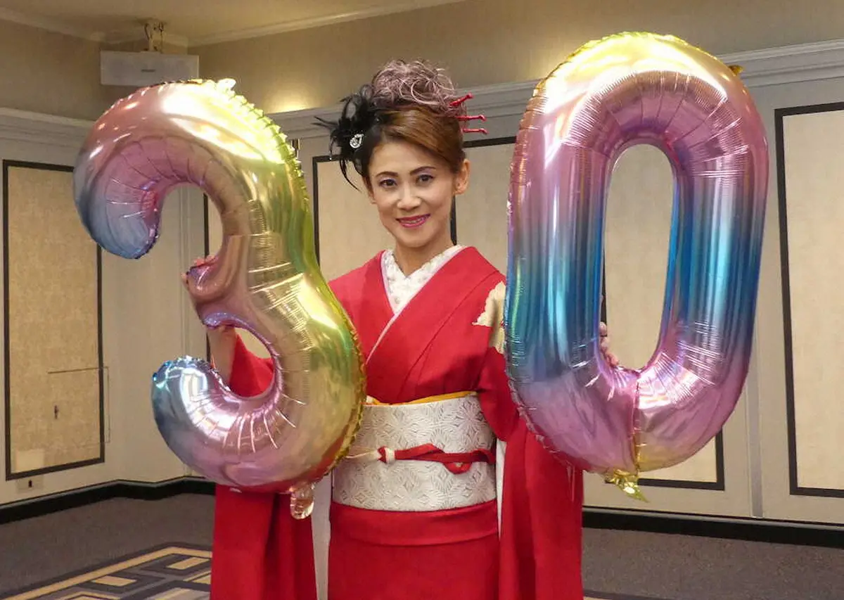 【画像・写真】美貴じゅん子「皆さんに感謝です」　デビュー30周年記念パーティー