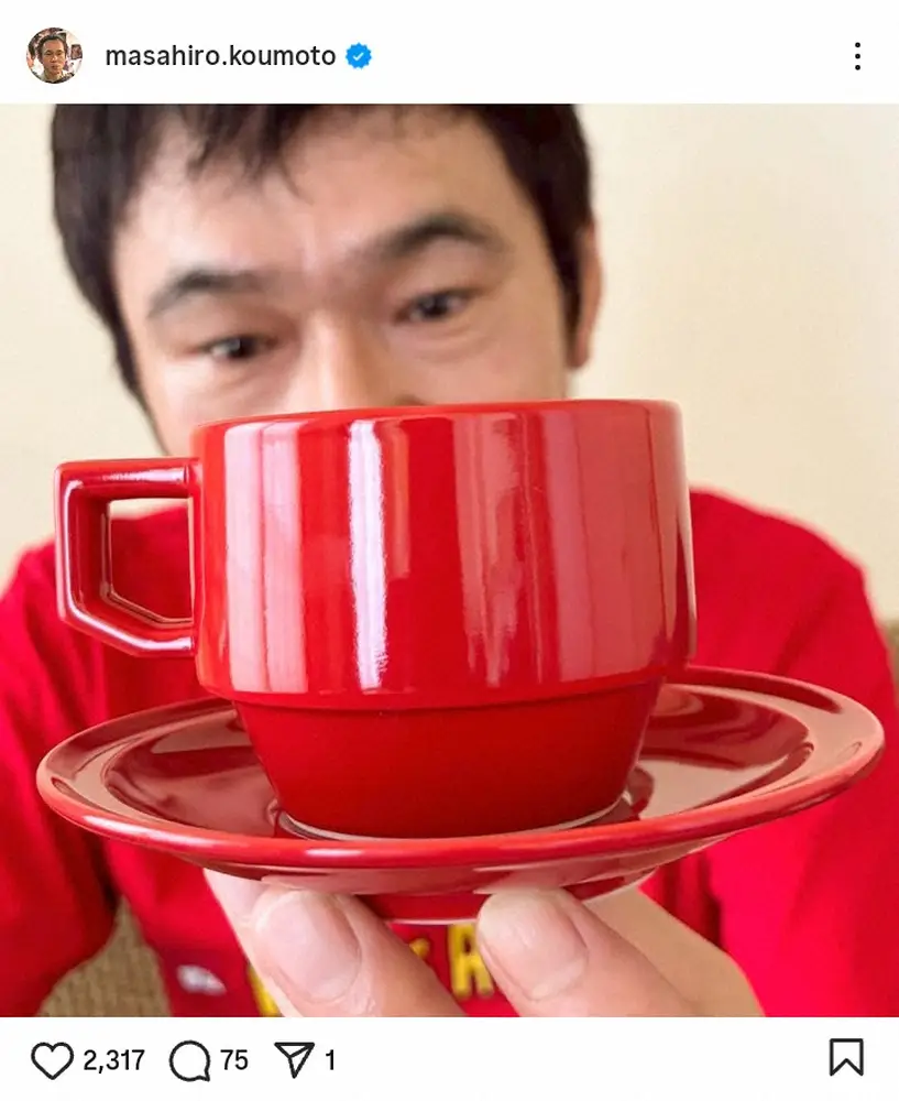 【画像・写真】甲本雅裕「マジか」真っ赤な“誕生日ショット”で還暦を報告　ファンはTシャツにも注目「もしかして…」