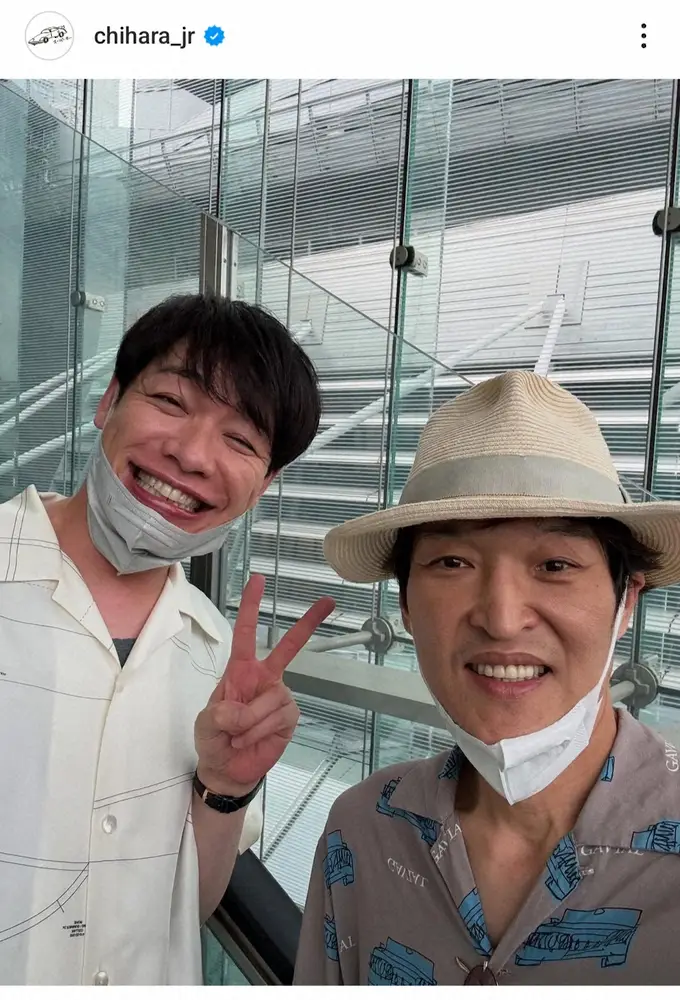 【画像・写真】千原ジュニア　「マスクしてたけど声で丸出し」バッタリ遭遇した後輩芸人とのツーショット披露