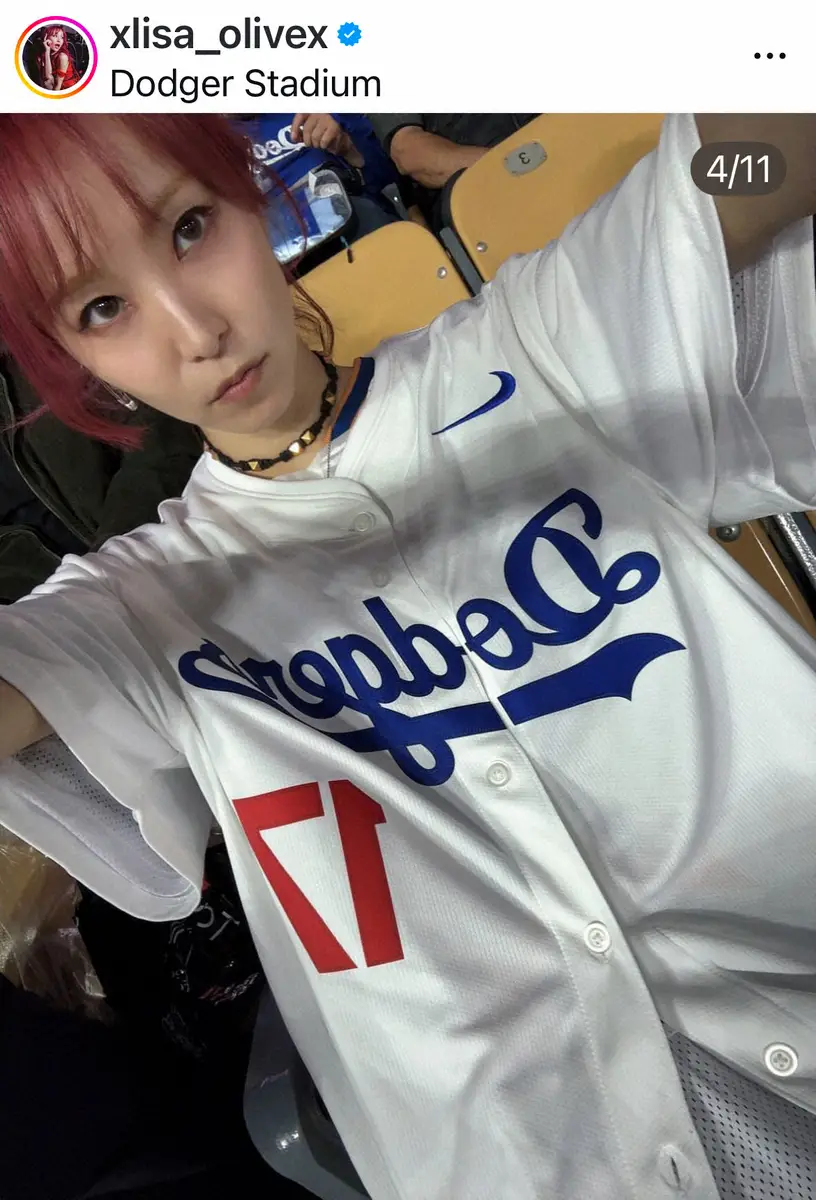 【画像・写真】LiSA「コンサート前にパワーを」　北米ツアー中にドジャースタジアムへ　ユニ姿での観戦姿に反響