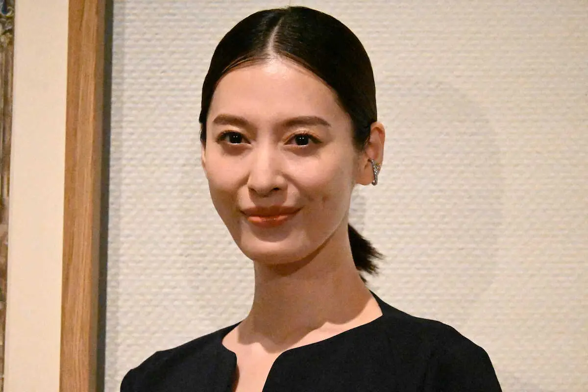 【画像・写真】月城かなと　「素描コレクション展」で音声ガイドナビゲーターに「とてもカラフルで温かみのあるもの」