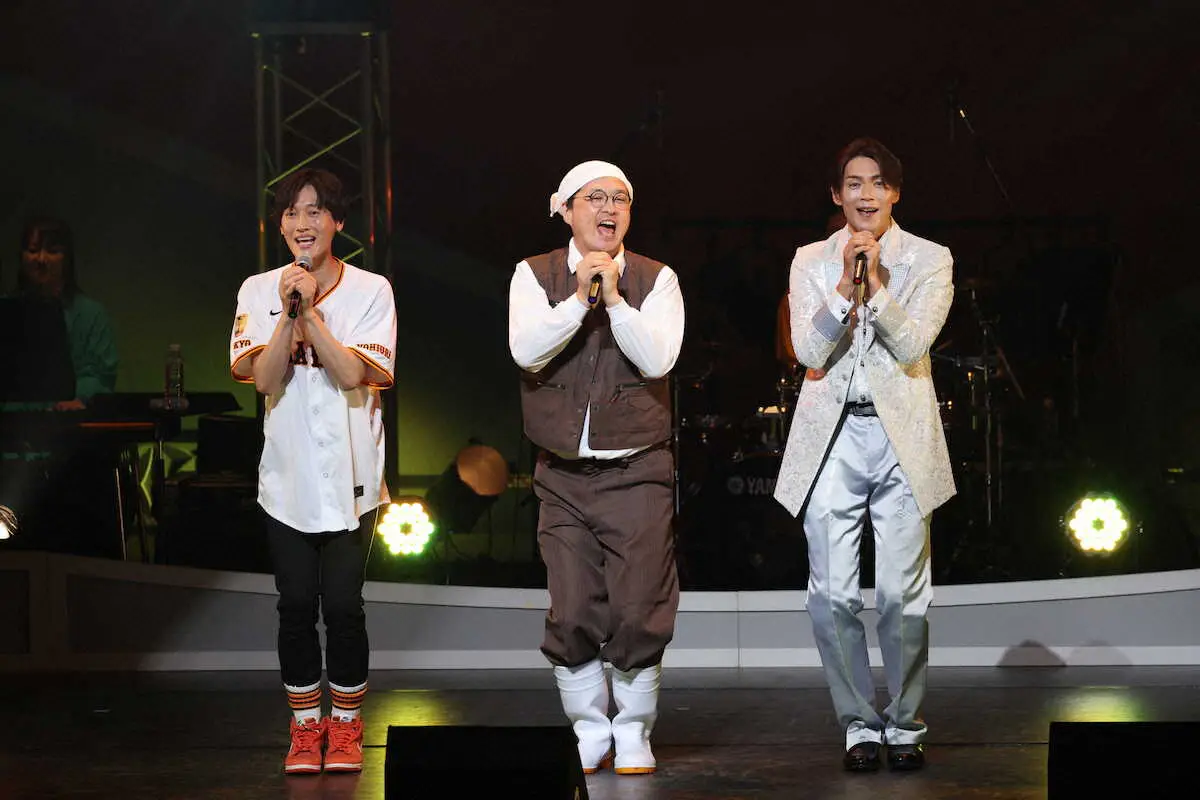 【画像・写真】純烈　これからも3人でアルフィーを目標に　デビュー15周年記念ライブ開催