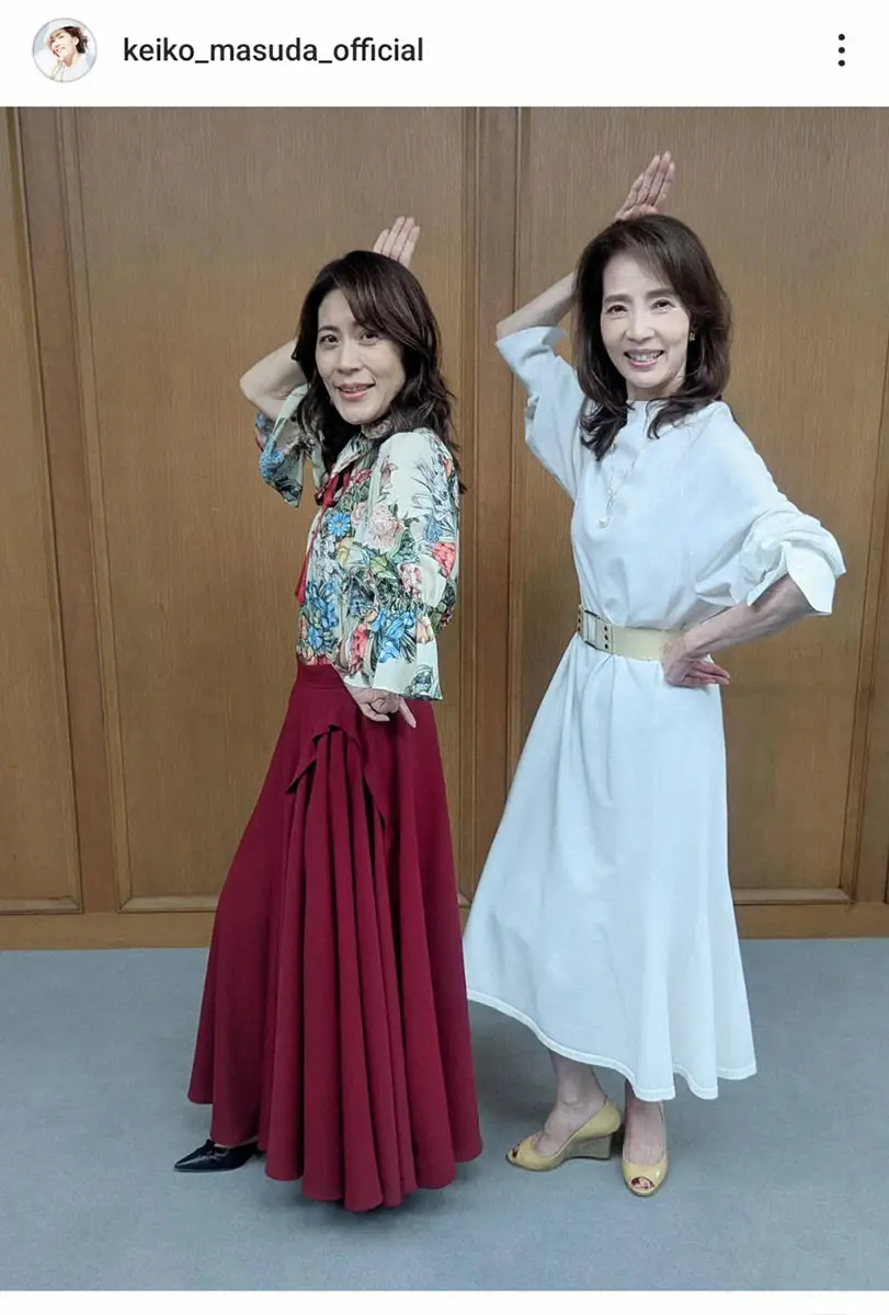 【画像・写真】やっぱりピンク・レディー世代！増田恵子、意外!?な人とのUFOポーズに反響「姉妹みたい」「かわいい」