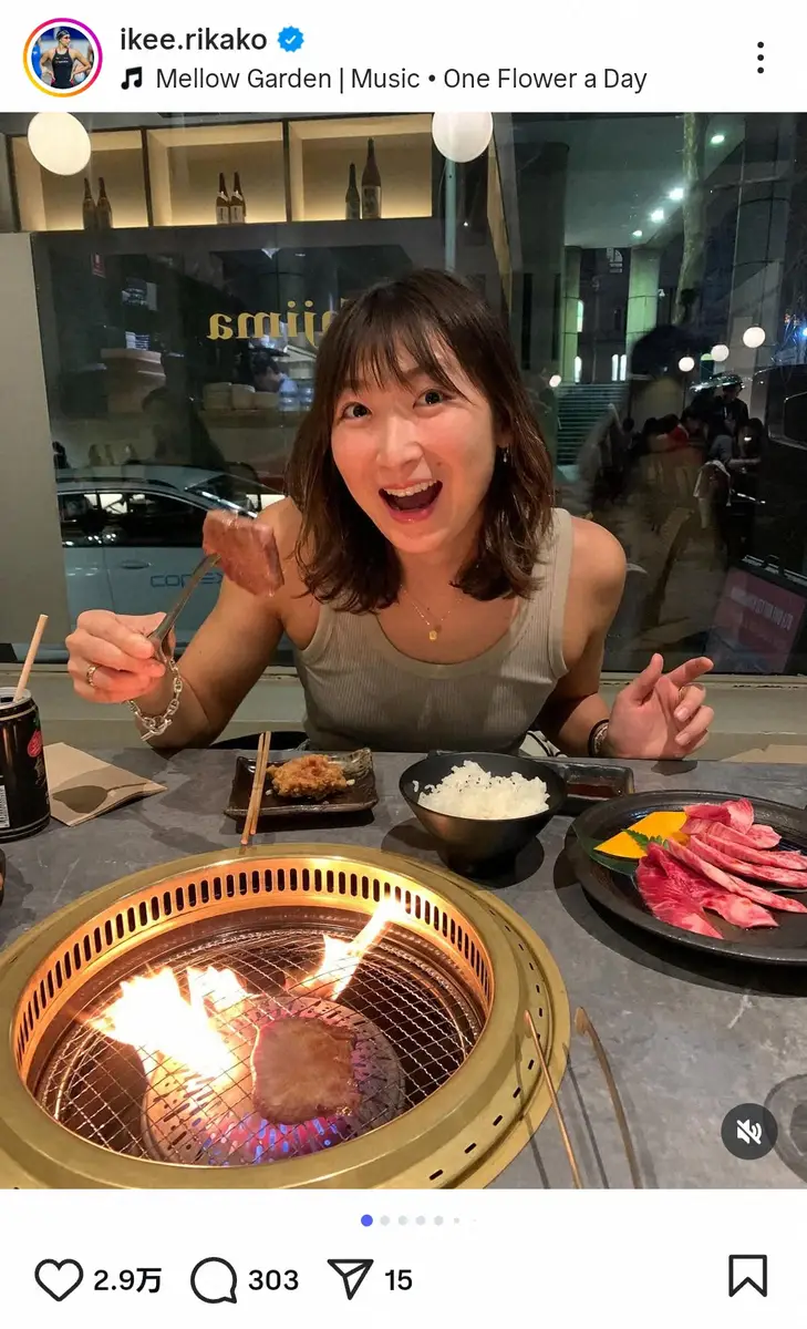 【画像・写真】池江璃花子　大胆背中見せワンピに“BIG牛丼”も！25歳迎え思い出写真連投に「笑顔大好き」「可愛い」