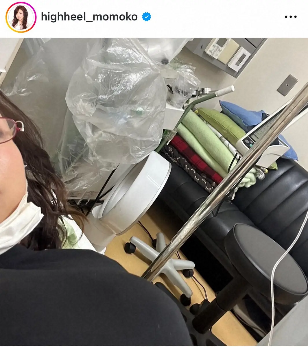 【画像・写真】ハイヒール・モモコ　喉の不調で病院へ　横たわる近影公開「ご迷惑をおかけしてすみません」