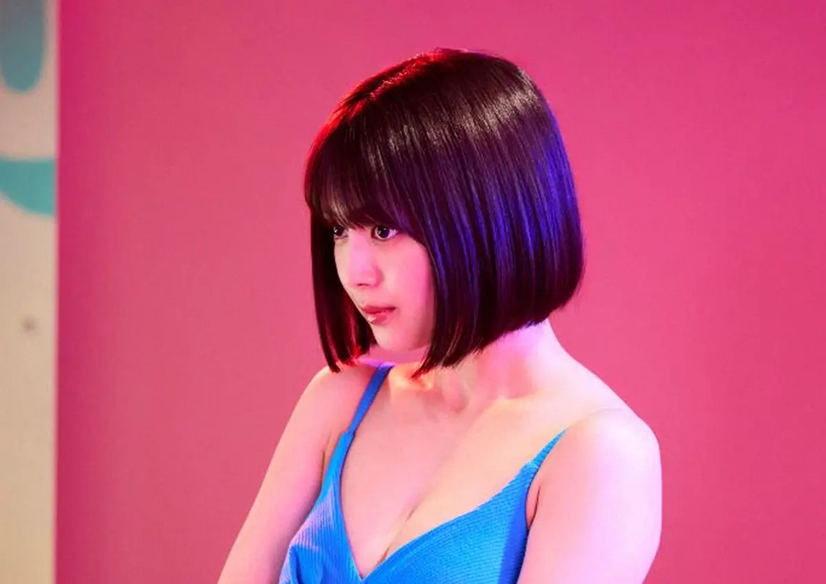 【画像・写真】北野瑠華が主演ドラマ「グラぱらっ！」ビジュアル撮影で見せた“印象ガラリッ”にスタッフも釘付け