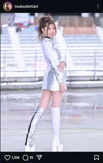 【画像・写真】人気レースクイーン新谷桐子　白のミニスカの夏コス姿披露に「夏らしい美ショット　あざす！」「綺麗」