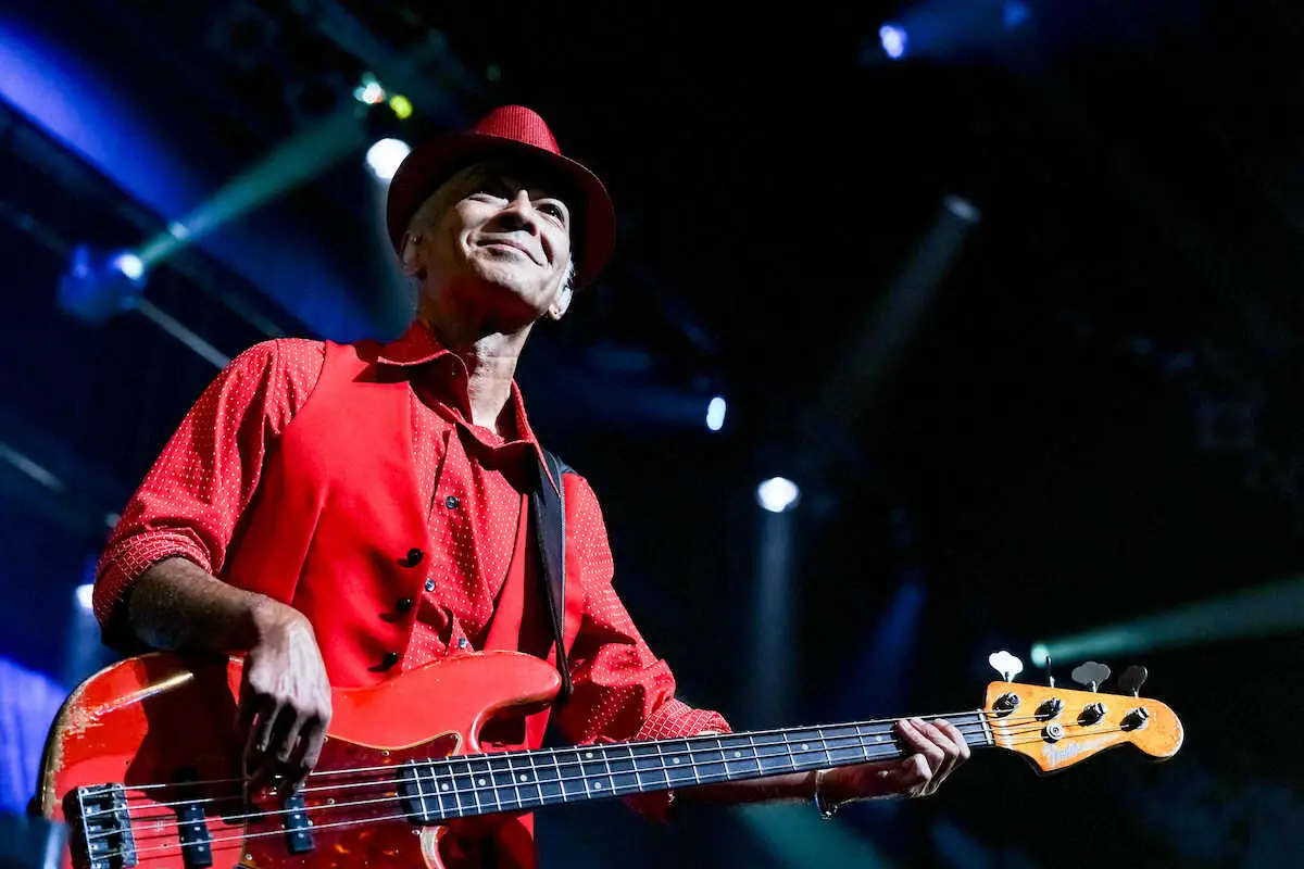 【画像・写真】TUBE 40周年記念ツアー “聖地”で開幕　還暦の角野秀行“真っ赤”で登場