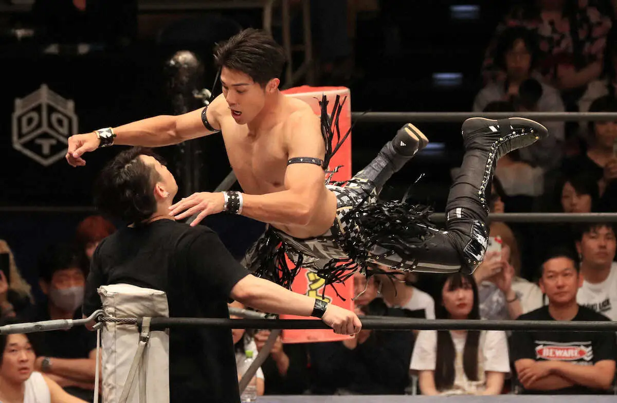 【画像・写真】THE　RAMPAGEの武知海青　DDT入団後初試合　高打点ドロップキックに　ヒールの洗礼も受ける