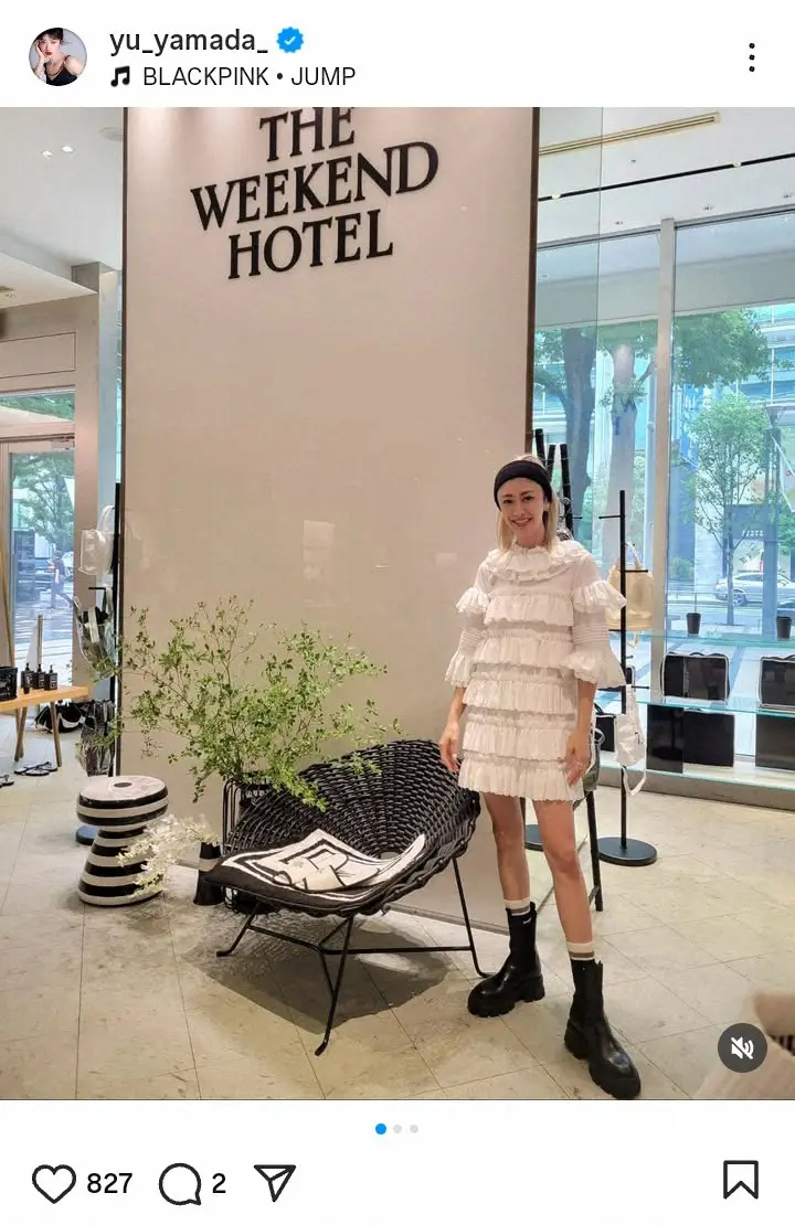 【画像・写真】4児のママ・山田優　「ショッピングを楽しんで来ました」白のフリルのミニワンピで美脚披露