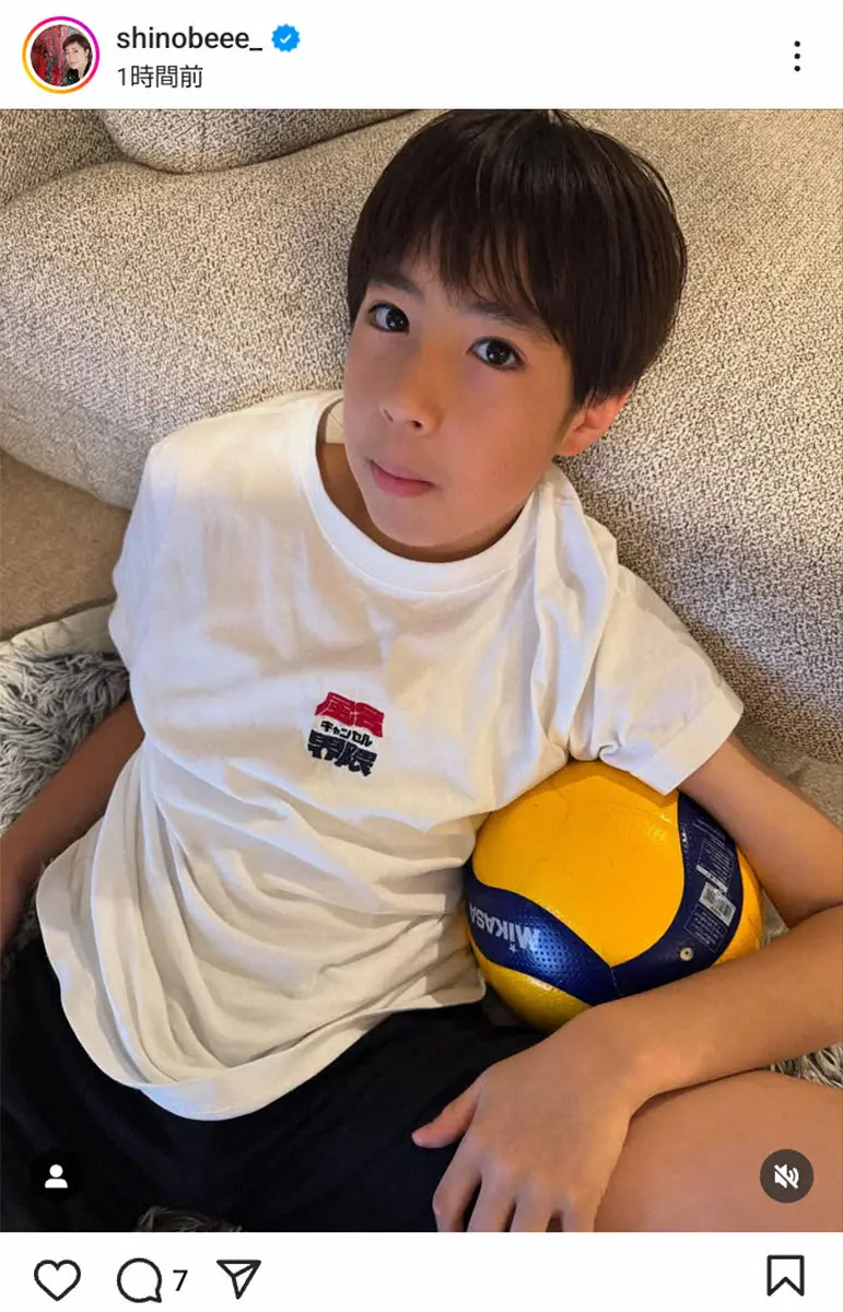 【画像・写真】寺島しのぶ　長男の眞秀に「かわいいから」とTシャツ購入も…「お母さんこの意味分かってんの？」