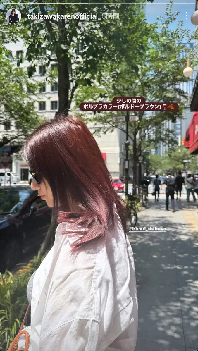 【画像・写真】滝沢カレン　新ヘアカラーを紹介「少しの間のボルブラカラー」大きめシャツコーデも披露