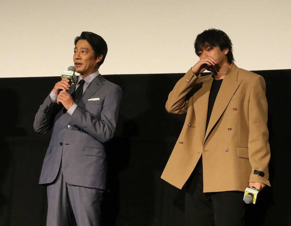 【画像・写真】山田裕貴　サプライズの手紙に涙「これはずるい」　映画「木の上の軍隊」公開記念舞台あいさつ