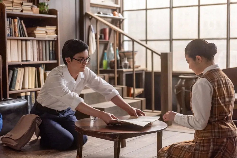 【画像・写真】連続テレビ小説「あんぱん」第86話。柳井嵩（北村匠海）が持ってきた「月刊くじら」の記事に、若松のぶ（今田美桜）は…（C）NHK