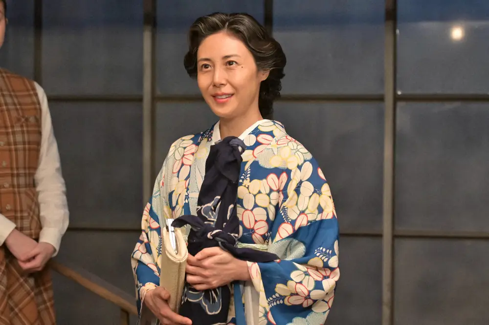 【画像・写真】「あんぱん」登美子8週ぶり再登場　のぶ＆嵩と電撃再会！ネット沸く「どうして居場所がw」「GPS？」