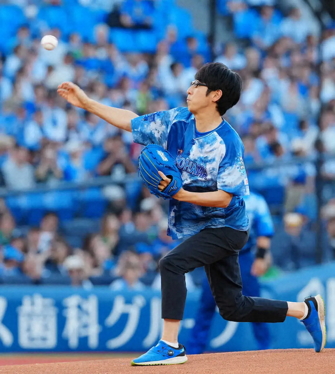【画像・写真】ダーリンハニー吉川“夢がかなった”人生初の始球式、ベイ党も祝福「ナイピ」「よかったなあっていう」