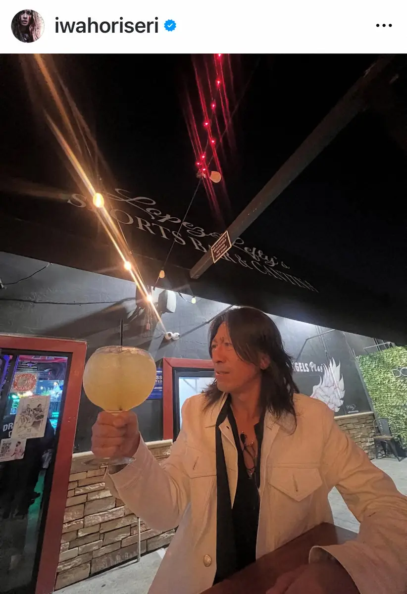 【画像・写真】岩堀せり　夫・TAKUROとともに「最高な」トラジャLA公演へ　帰りに頼んだ「デカすぎた」もの