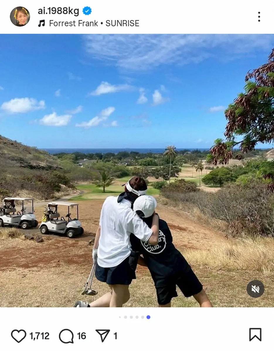 【画像・写真】加護亜依　「今日は息子とゴルフ」ラブラブ2ショ公開、超ミニのゴルフウエアで美脚も披露