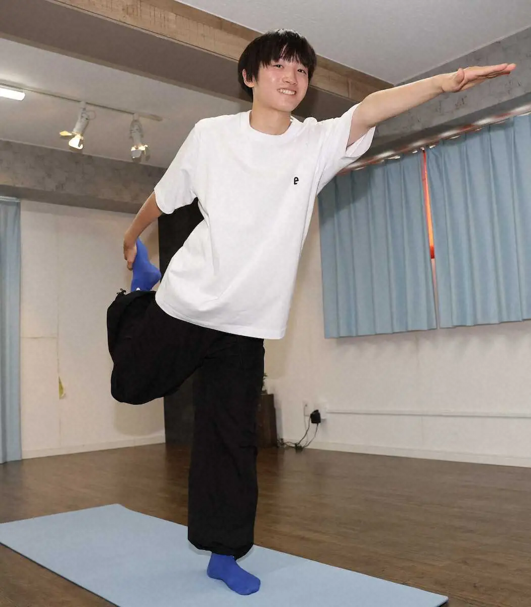 【画像・写真】「Boys　be」千田藍生　ヨガを始めて柔軟性向上へ　何でも柔軟に吸収中