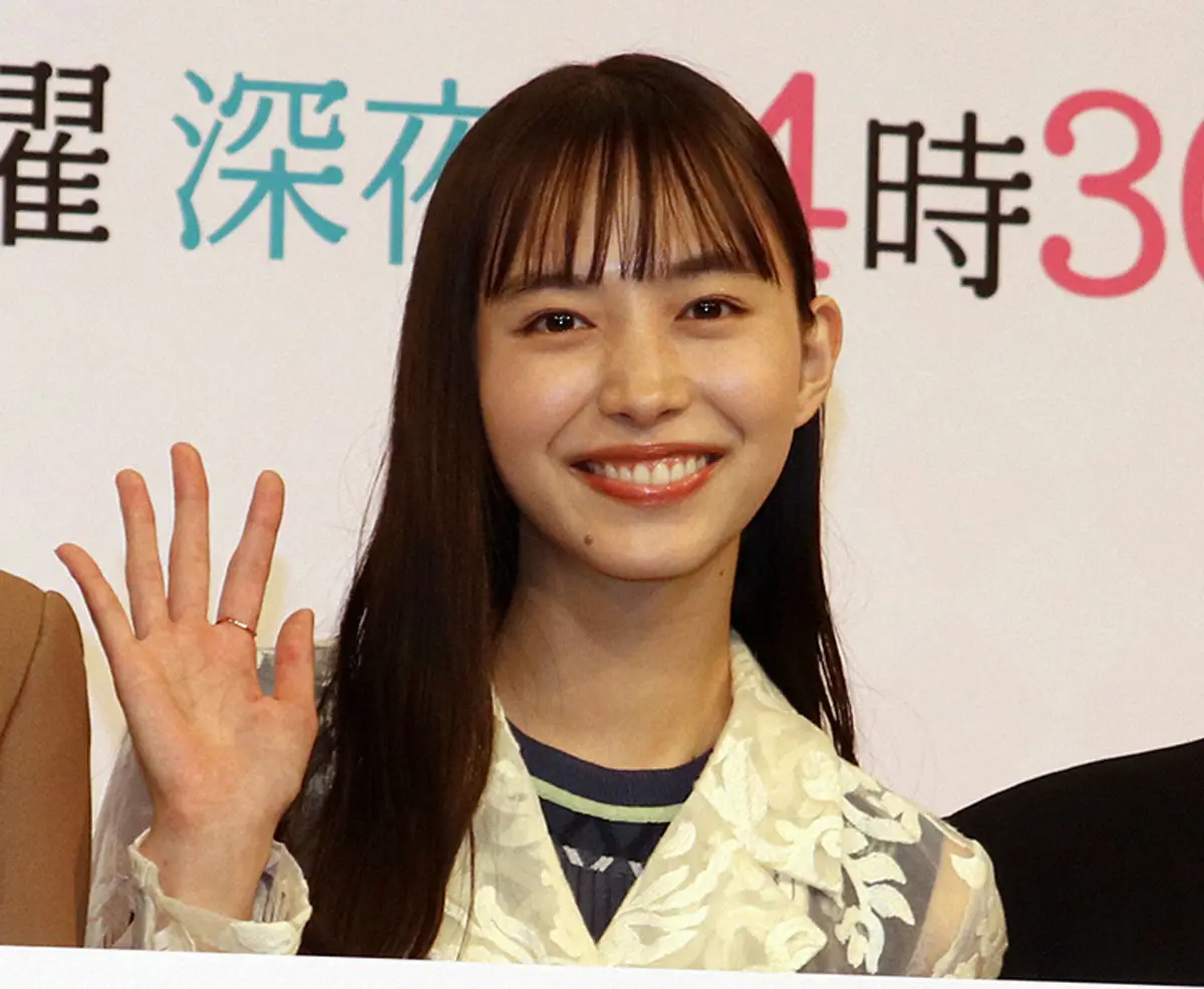 【画像・写真】井桁弘恵「夢がかないました」　同じ中学校出身の国民的アーティストと共演　校歌も一緒に披露