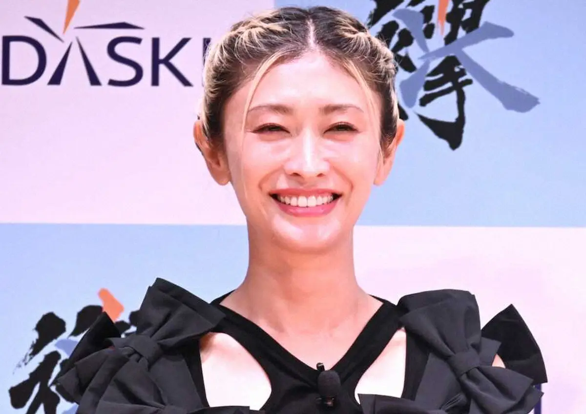 【画像・写真】4児のママ・山田優　「お休みなので水色にしてみた」イメチェンした新ヘアスタイル披露