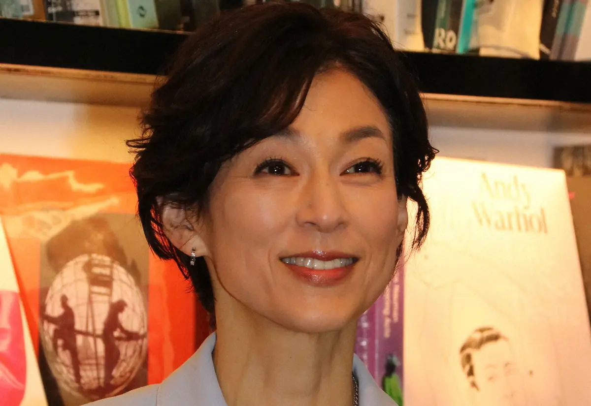 【画像・写真】鈴木保奈美　59歳バースデーを豪華メンバーが祝福　松本まりかが前田敦子が…「仲良しですね」の声