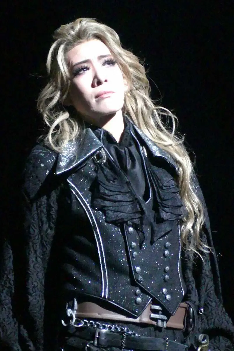 【画像・写真】宝塚花組人気ゲームを舞台化「悪魔城ドラキュラ」開幕へトップ・永久輝せあ「内面的な部分を大事に」