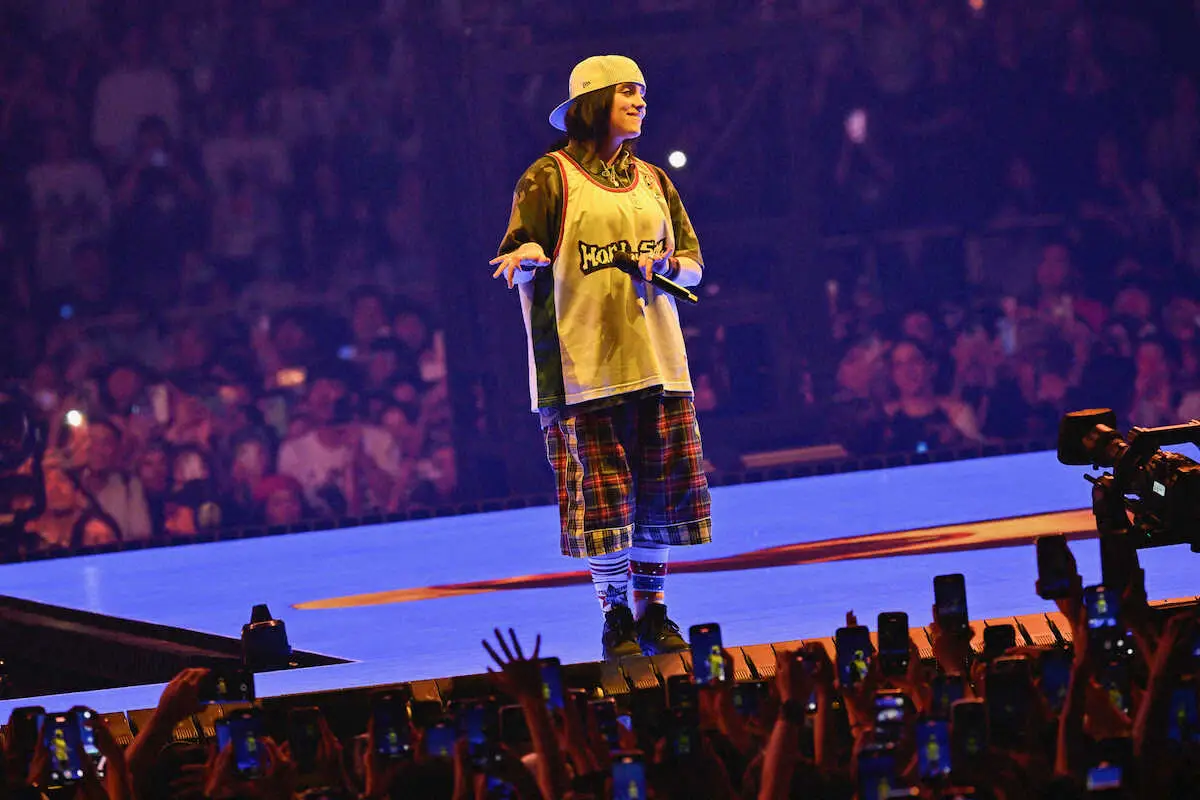 【画像・写真】ビリー・アイリッシュ　4万人の大歓声に万感「恋しかった」コロナ禍“制限ライブ”以来3年ぶり単独公演