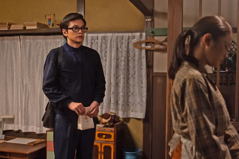 【画像・写真】連続テレビ小説「あんぱん」第104話。漫画をめぐり、柳井のぶ（今田美桜）と柳井嵩（北村匠海）は言い争いになり…（C）NHK