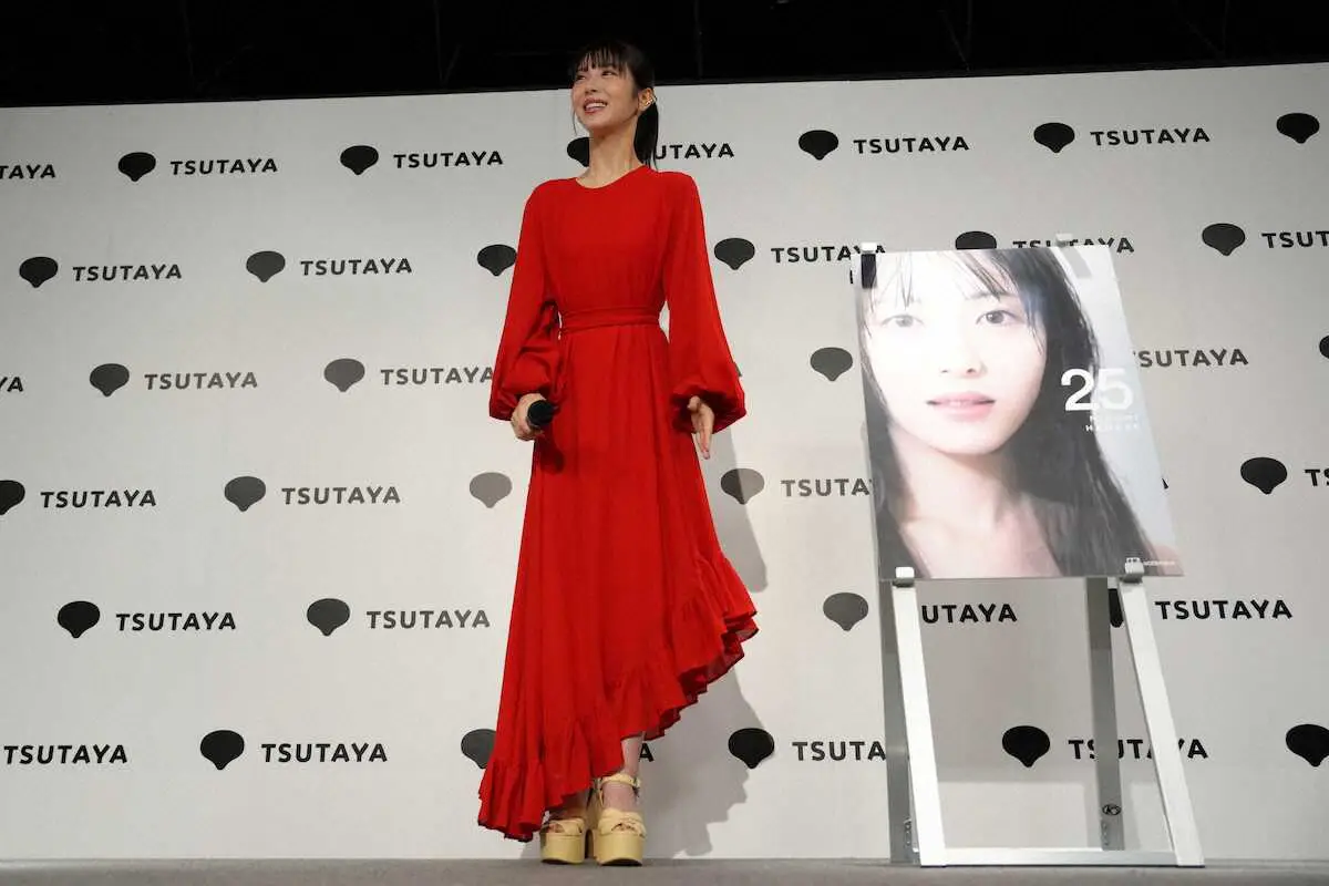 【画像・写真】浜辺美波　美しすぎる“どすっぴん”の秘訣「日々の積み重ねが肌に出る」20歳から美意識アップデート